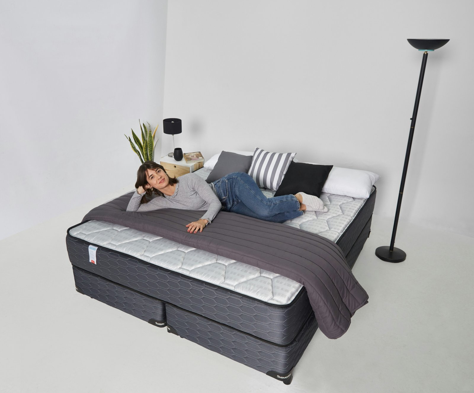 Warm bedroom lighting
